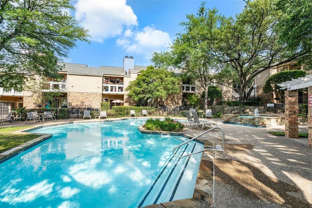 Preston On Creek Condos - Residential