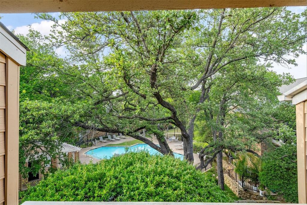 Preston On Creek Condos - Residential