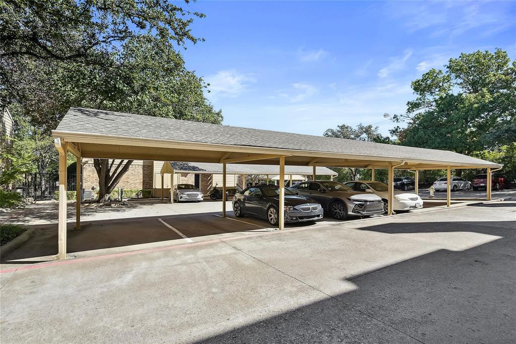 Preston On Creek Condos - Residential