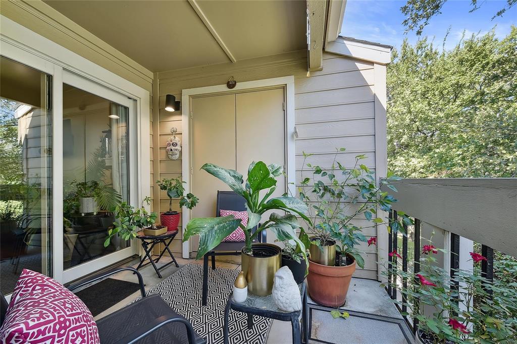 Preston On Creek Condos - Residential