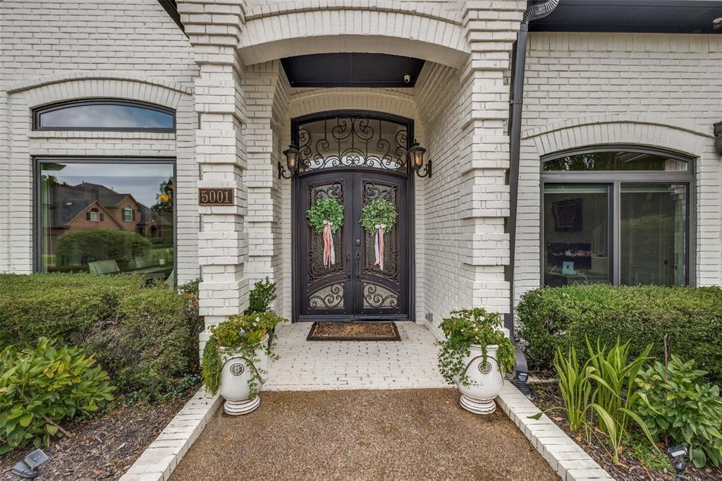 Photo of 5001 Forest Hill Circle, Flower Mound, TX 75028 (MLS # 21420081)