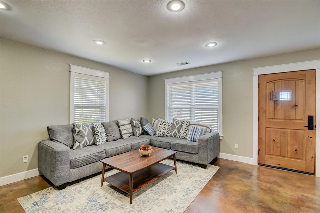405 Hubbard
