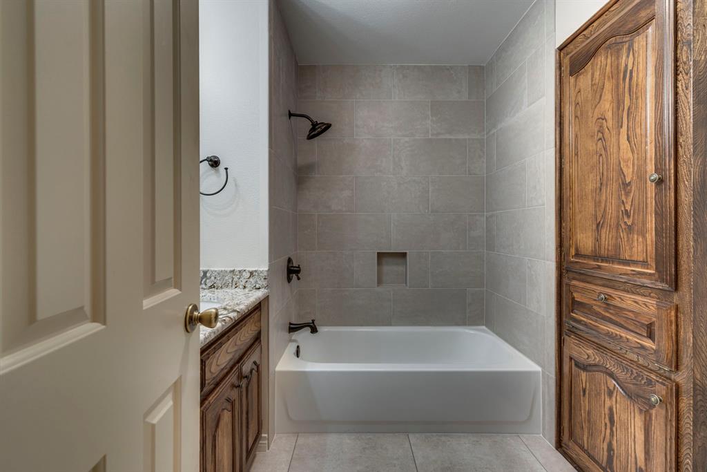 Lakegrove - Residential