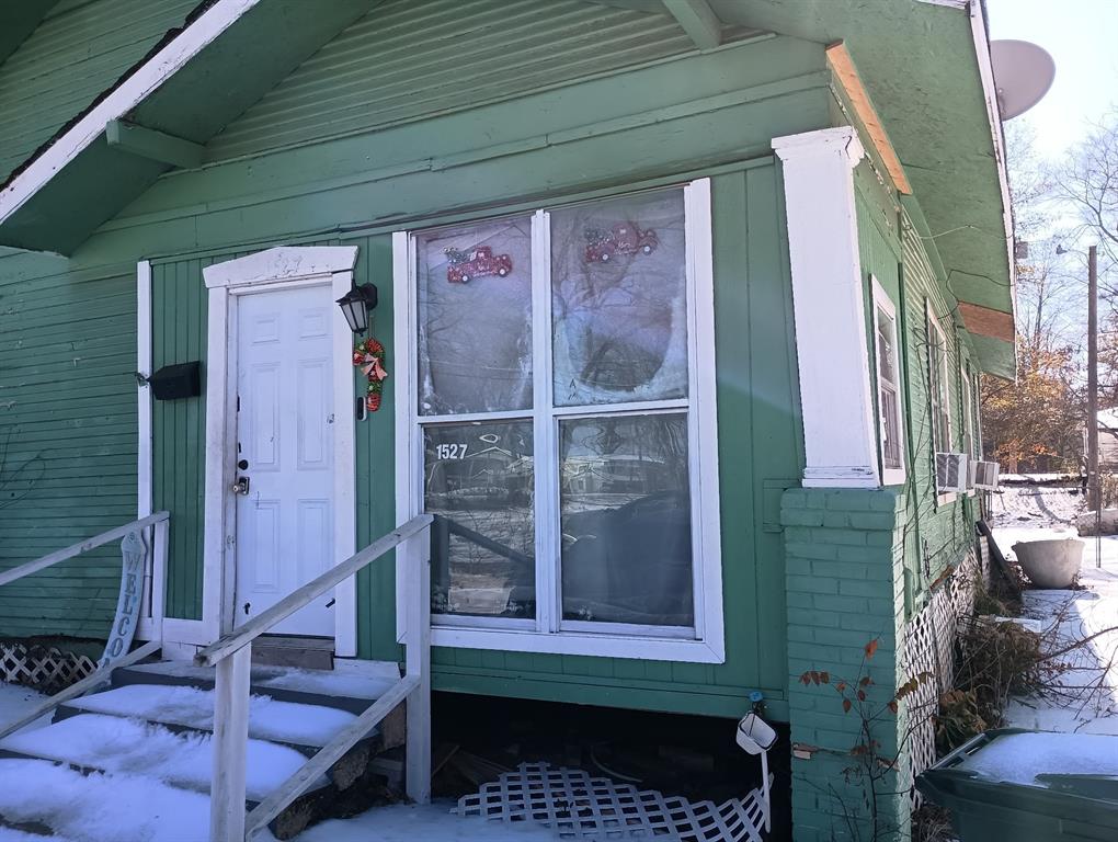 1527 Buena Vista Street