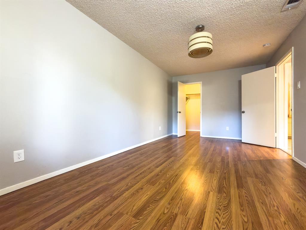 OAKS ON THE LANE CONDOMINIUM PH I - Residential