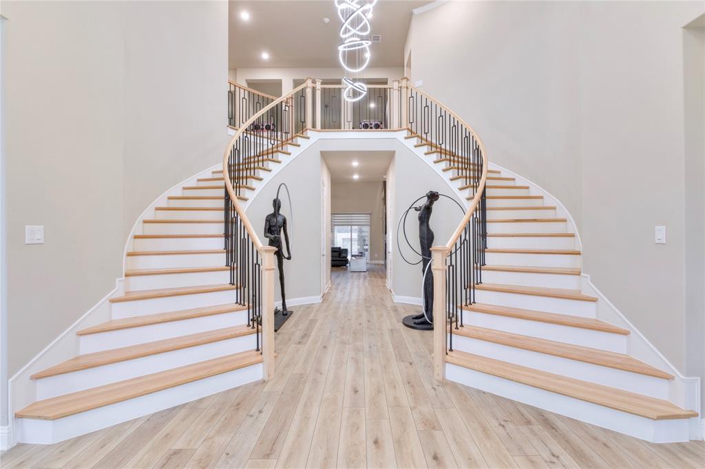 1090 Forest Hills Drive