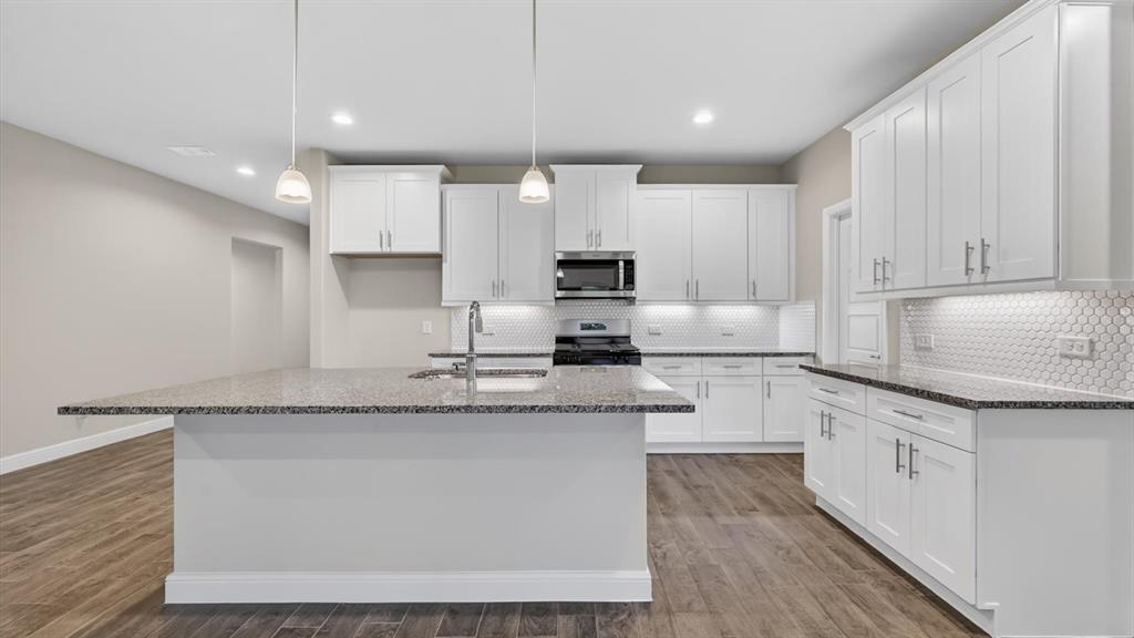 1416 CANTERBURY Trail