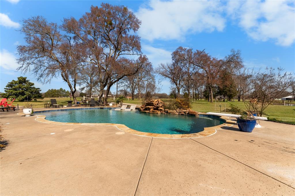 ACRES: 6.902 ABST: 761 SUR: WM SHERMAN - Residential