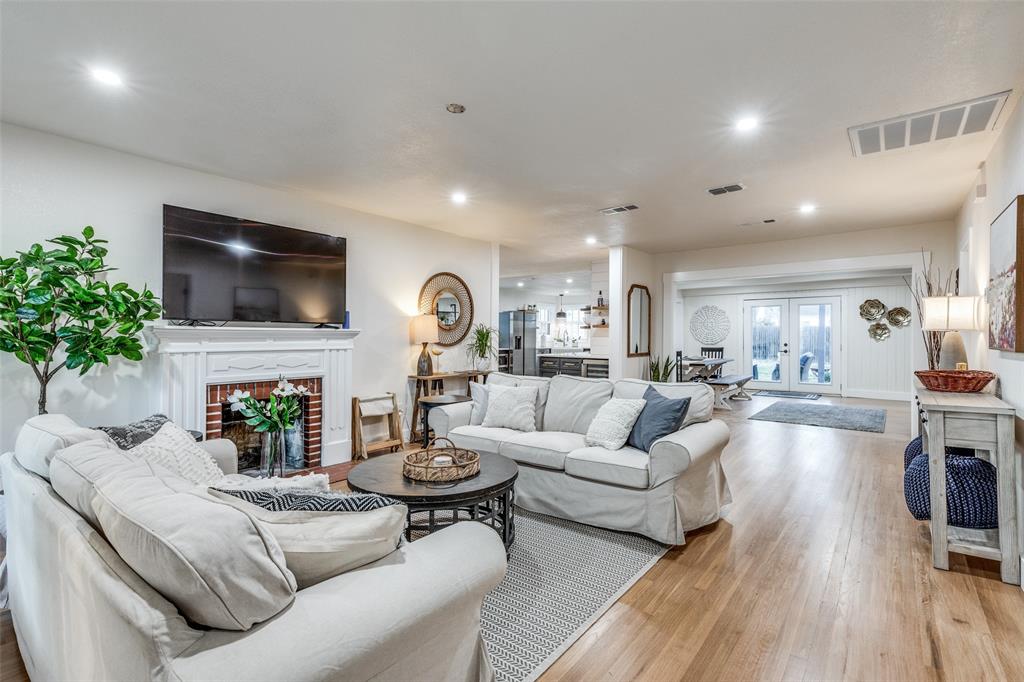 3820 Birchman Avenue