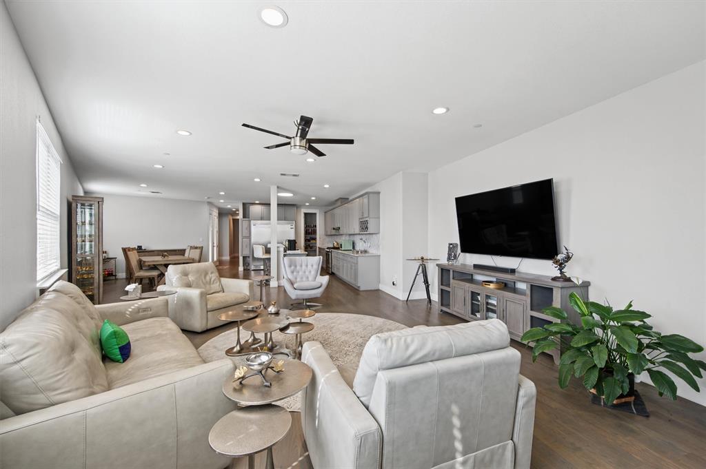 251 S Mill Street 280