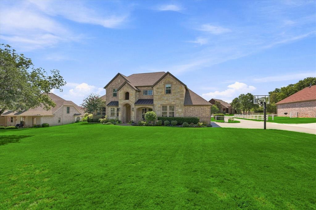 1228 Robin Drive