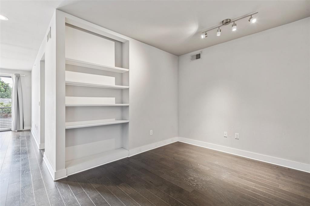 4414 Cedar Springs Road 206