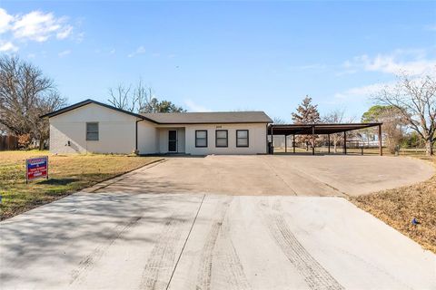 204 Thomas Street Joshua TX 76058