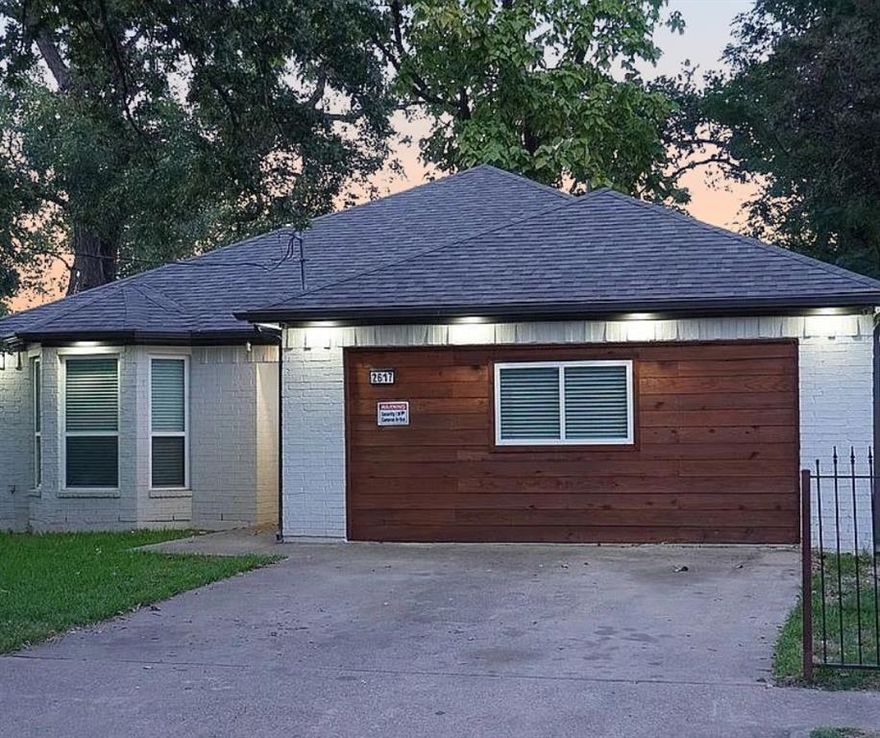 LIKE NEW LUXURY renovation, MOTIVATED fix&flip seller. MUST SEE to compare to what’s on the market in this area. VACANT & READY TO MOVE IN.
This stunning 1,947 square foot property is just minutes from downtown Dallas.  Featuring four bedrooms and three stylish bathrooms, the open layout allows for easy movement throughout the living spaces. The kitchen boasts quartz countertops, a waterfall island, custom soft-close cabinets, and high-quality stainless steel appliances. Two luxurious primary suites with ensuite bathrooms, plus additional bedrooms for family or guests.  Smart features include digital door locks, an 8-camera security system, Bluetooth bathroom speakers, and energy-efficient LED lighting. The .33-acre lot features a fully fenced backyard and a large deck, perfect for entertaining.