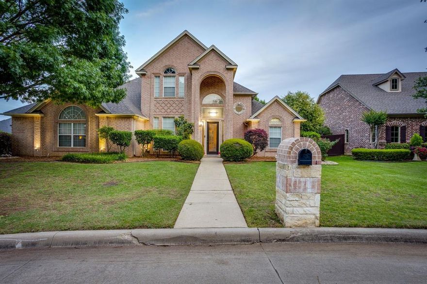 Welcome to this incredible traditional home on one of the MOST coveted lots in the neighborhood! 912 Thomas Crossing is a stately home with a backyard oasis on a corner lot. From the moment you walk in the front door, your eyes are immediately drawn up to the soaring ceilings and grand staircase. A formal dining and living room anchor the center of the home while the primary bedroom is tucked away in private to the right and the kitchen, laundry, half bath and amazing den are to the left. Upstairs you will enter a second floor landing, perfect for a kid's den, playroom or additional living space. 2 bedrooms with an adjoining full bath and the 4th bedroom with beautiful views of the backyard, currently set up as an office, round out the second level. Heading back downstairs, you will be impressed with the way this home is set up for comfortable living as well as entertaining. The updated kitchen from 2021 is clean, crisp and flows seamlessly to the den. Just imagine preparing dinner while your family or guests are gathered around the kitchen island or sipping hot cocoa around the fireplace! But we cannot ignore one of the absolute best parts of this home.... THE BACKYARD! Not only is the covered patio perfect for Friday night cookouts, the pool and oversized grass areas set this home apart from the others. Plenty of room for sports or gardening or pets! Come find peace and stability in 912 Thomas Crossing and get your clubs ready to hit the fairways at Southern Oaks!