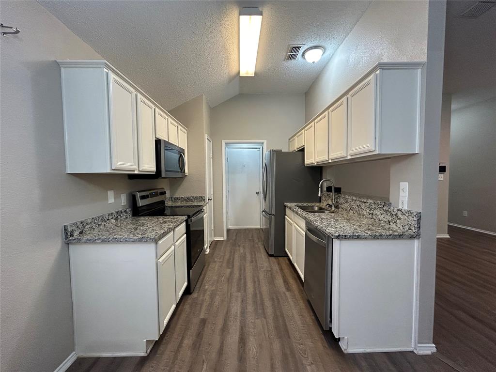 Hunters B E Sub - Residential Lease