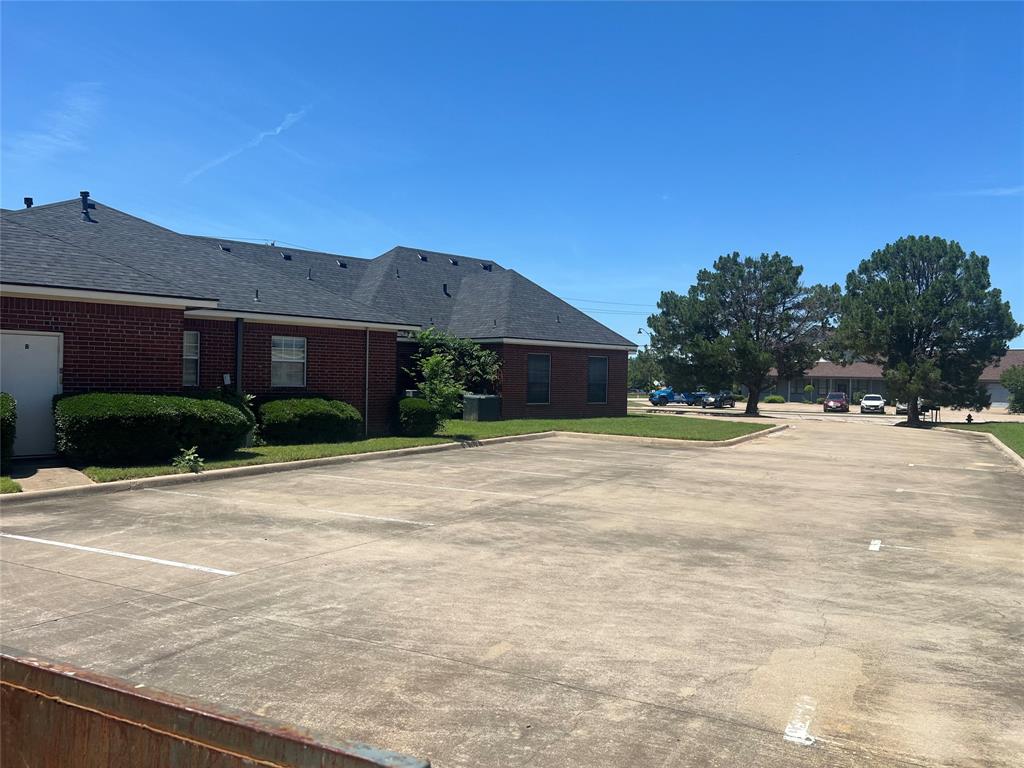 Colleyville Indust Park - Commercial Lease