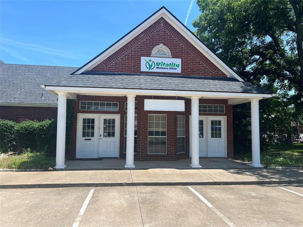 Colleyville Indust Park - Commercial Lease