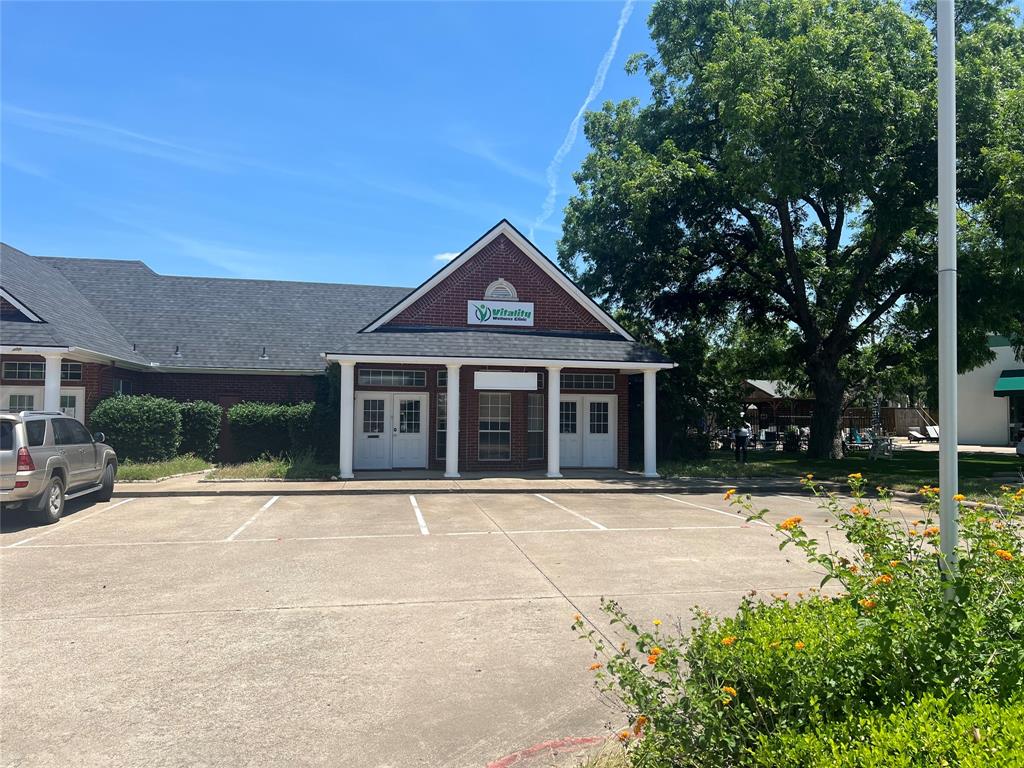 Colleyville Indust Park - Commercial Lease