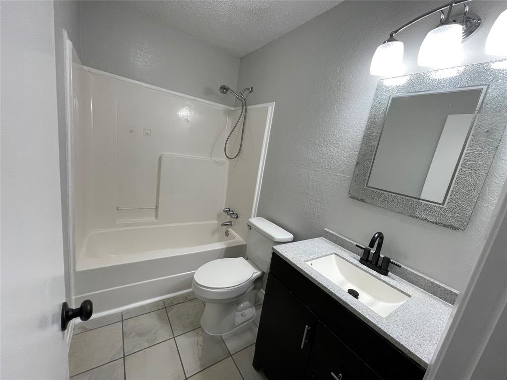 Elizabeth G Hughes & Sayles - Residential Lease