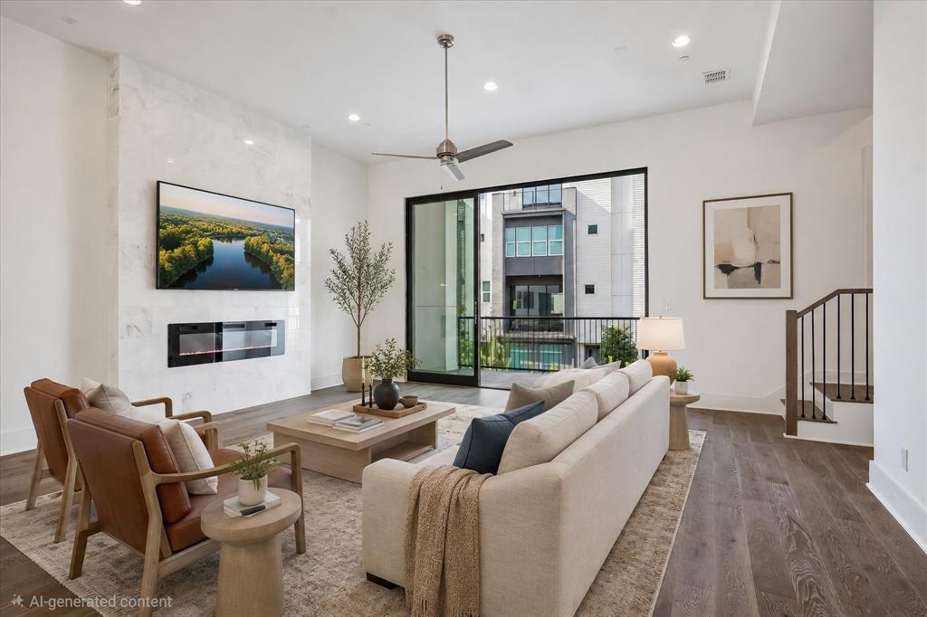 381 E Greenbriar 1402