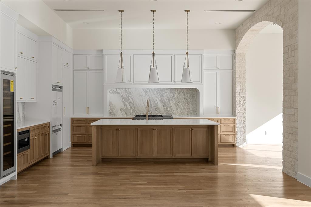 6028 Richmond Avenue