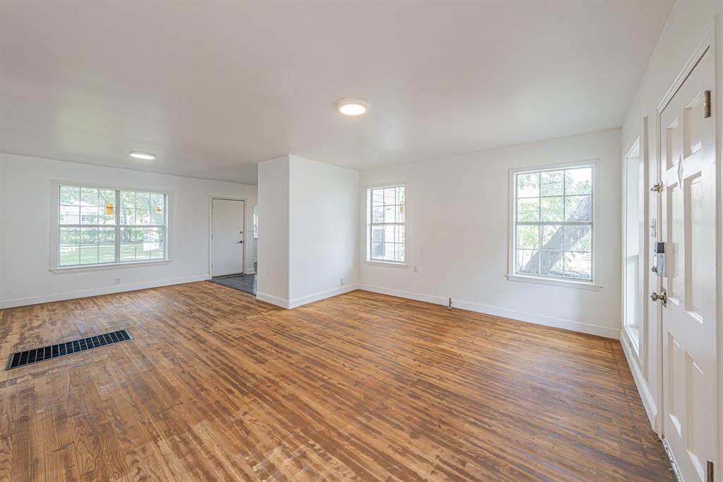 1259 Fernwood Avenue