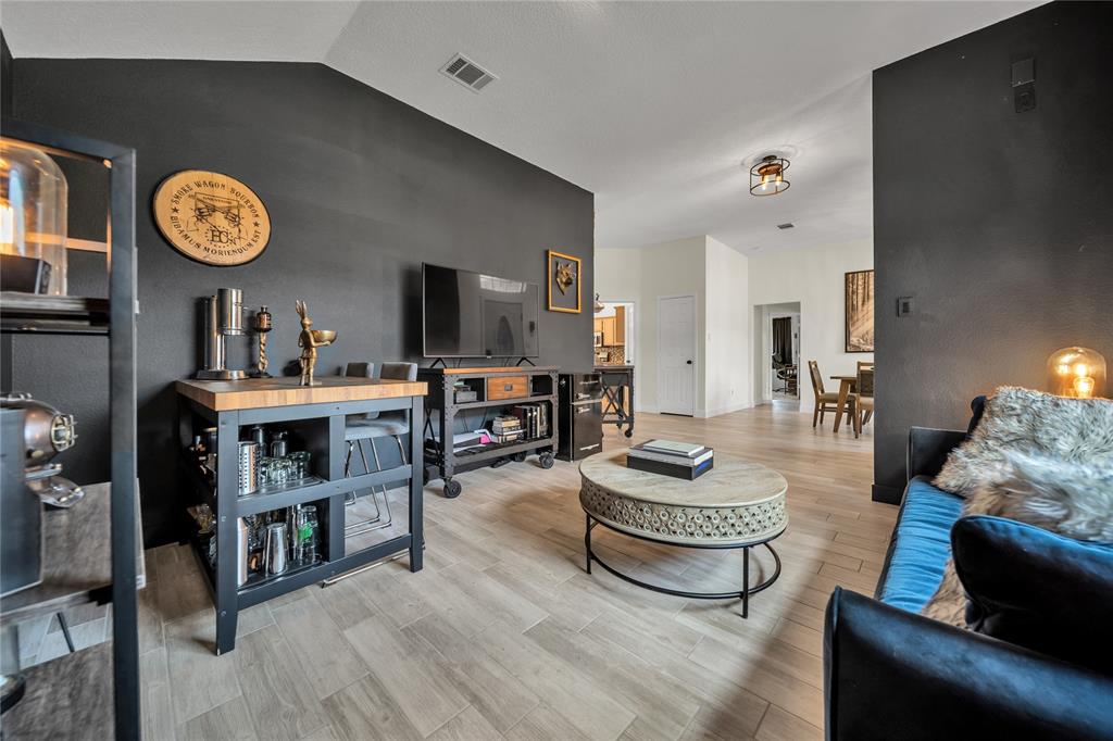 2604 Hackberry Creek