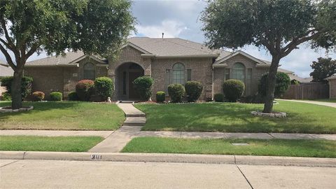 Photo of 301 Ponderosa Trail, Murphy, TX 75094 (MLS # 21283091)