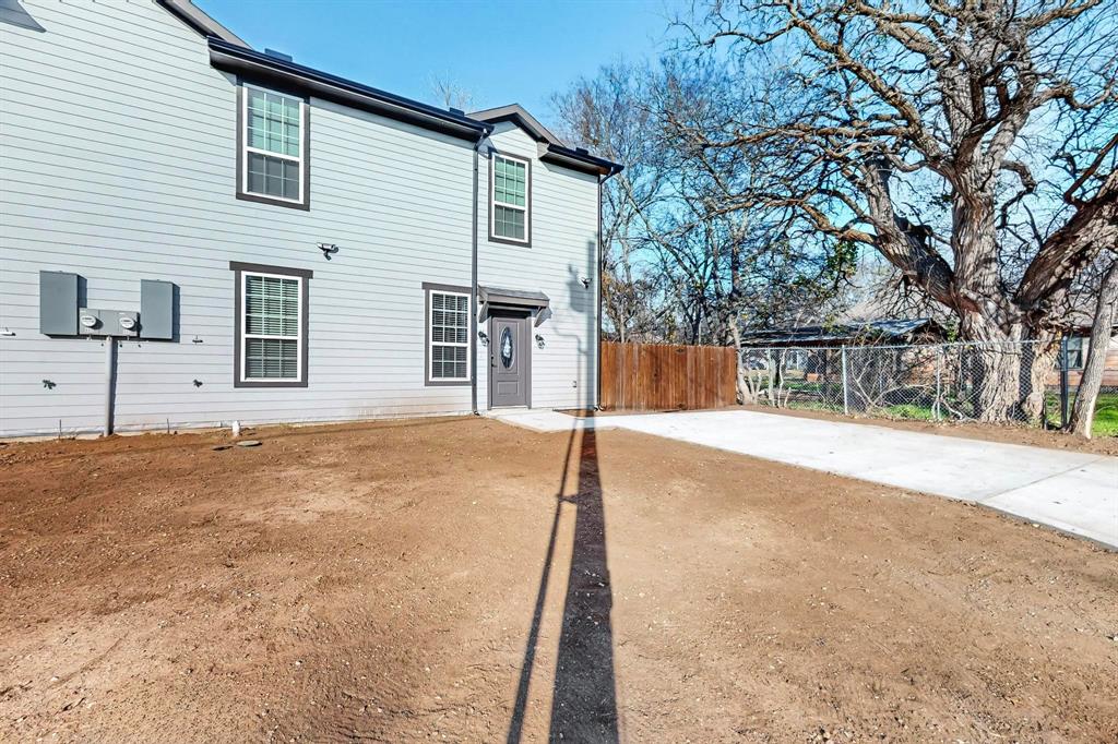 805 & 807 Fletcher Street 2