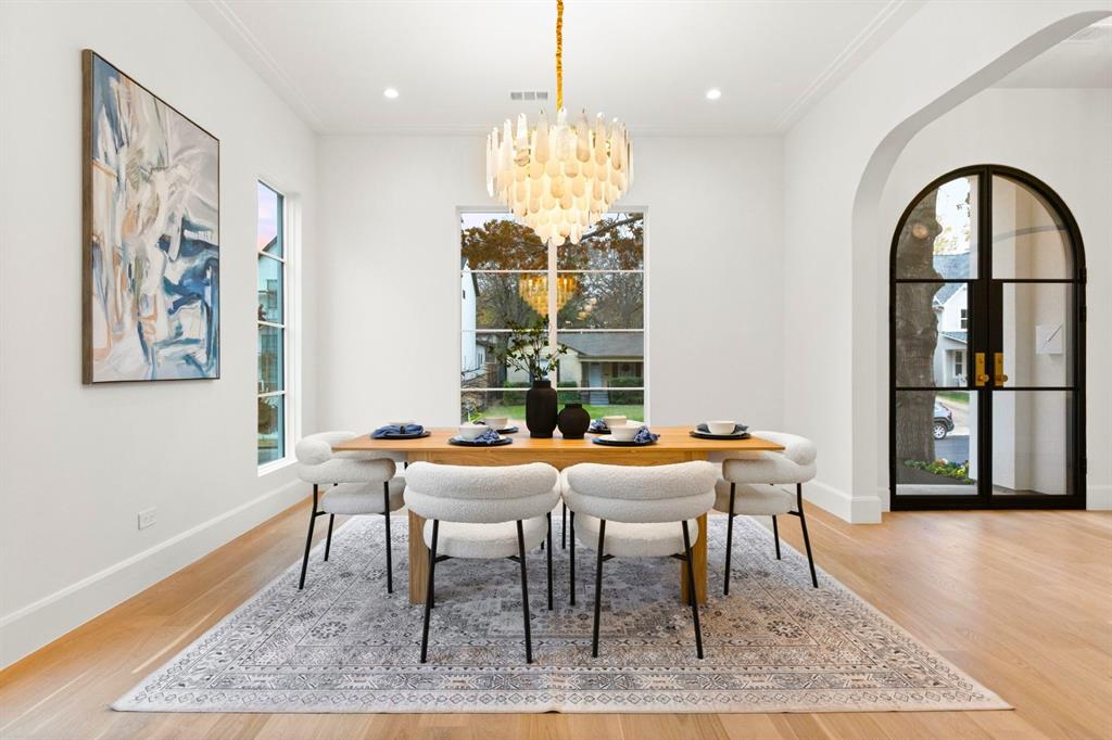 7327 Casa Loma Avenue