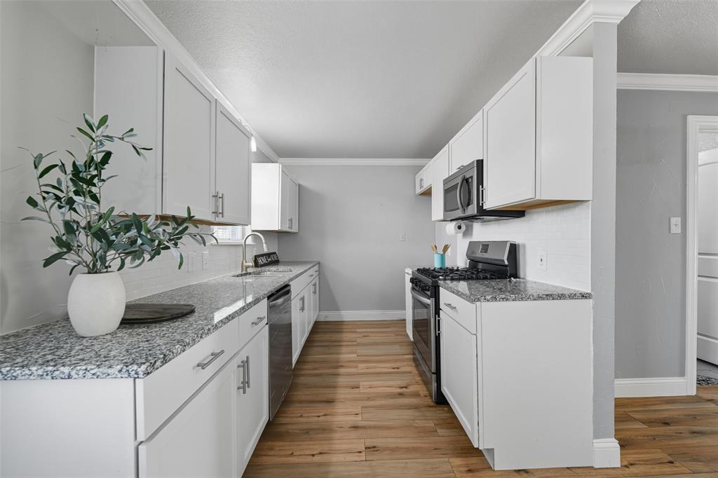5933 Jackie Terrace