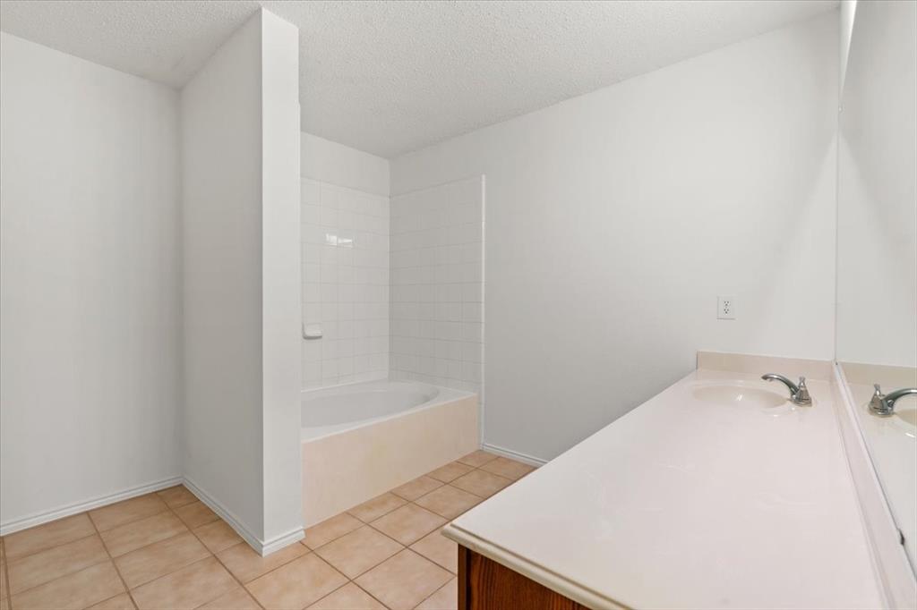 EAGLES NEST AT WESTRIDGE PHASE 1-B - Residential Lease