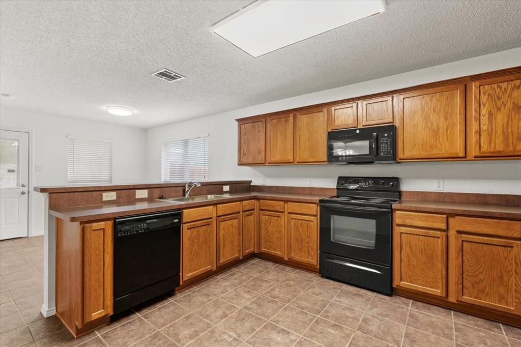 EAGLES NEST AT WESTRIDGE PHASE 1-B - Residential Lease