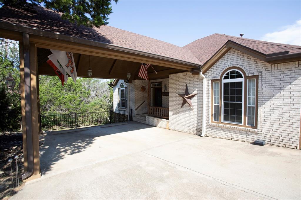 880 Cliffs Drive