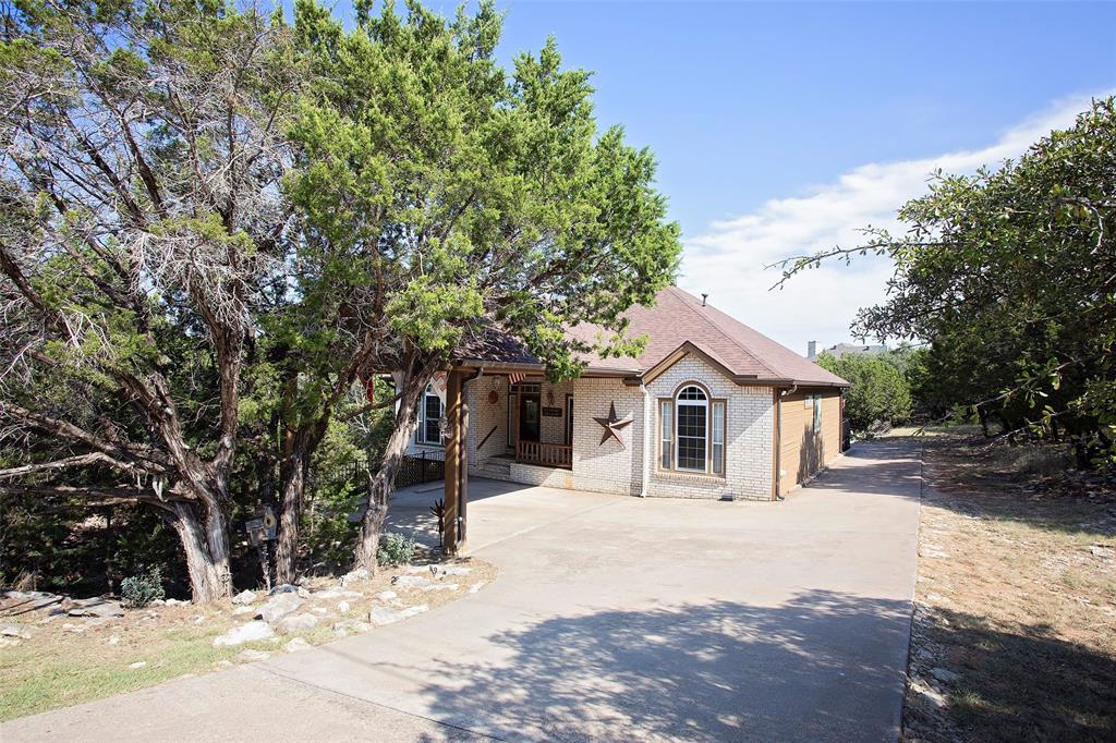 880 Cliffs Drive