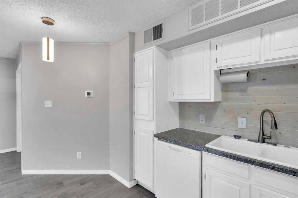 Arlington Oaks Condo - Residential Lease