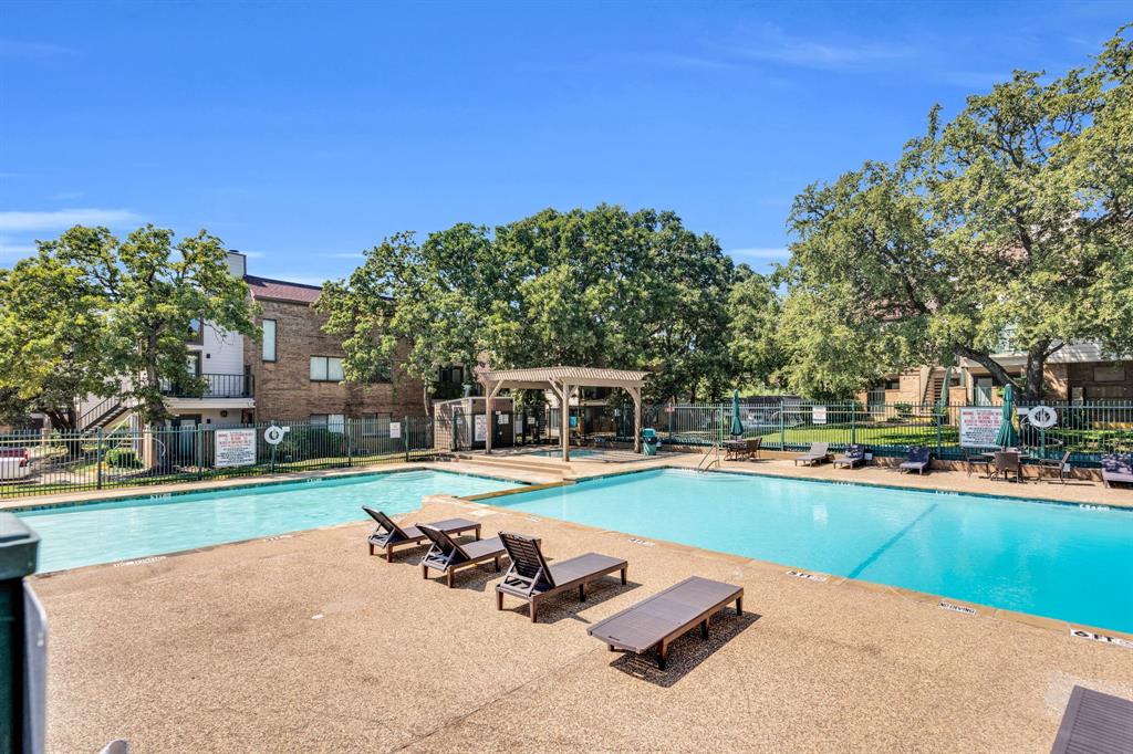 Arlington Oaks Condo - Residential Lease