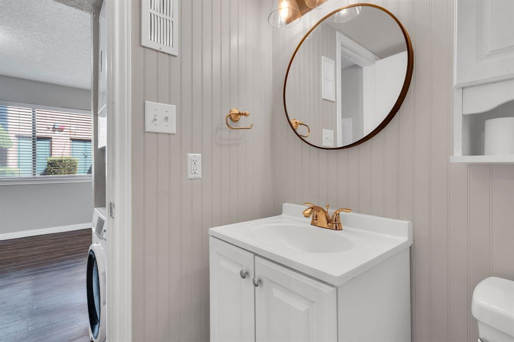 Arlington Oaks Condo - Residential Lease