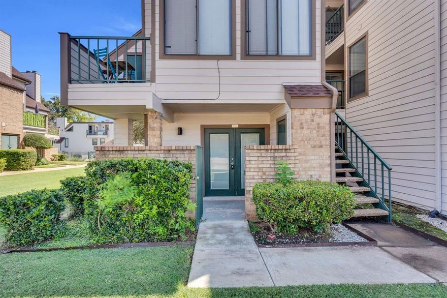 Charming one-bedroom, one-bath first-floor apartment located right in the heart of Arlington’s Entertainment District! Just one minute from Highway 360 and only seven minutes from Texas Live, Globe Life Field, and AT&T Stadium, this home offers unbeatable convenience. The apartment features all-new floors in the kitchen and living room, an open layout, and a private patio for enjoying your morning coffee. Assigned parking is included for ease and security. As part of this community, tenants have access to an impressive list of amenities—tennis courts, basketball courts, swimming pools, and even a sauna. Whether you’re looking to relax or stay active, everything you need is right at your doorstep.