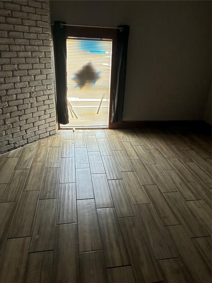 ***LOOKING TO EXPAND YOUR RENTAL PORTFOLIO? THIS IS IT!* WILL NEED SOME TLC BUT DEFINITELY HAS GREAT POTENTIAL TO BE THE PERFECT RENTAL*BRING YOUR OPEN MIND AND LET'S MAKE IT HAPPEN!!*