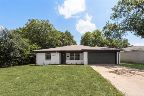 2710 Posey Drive Irving TX 75062