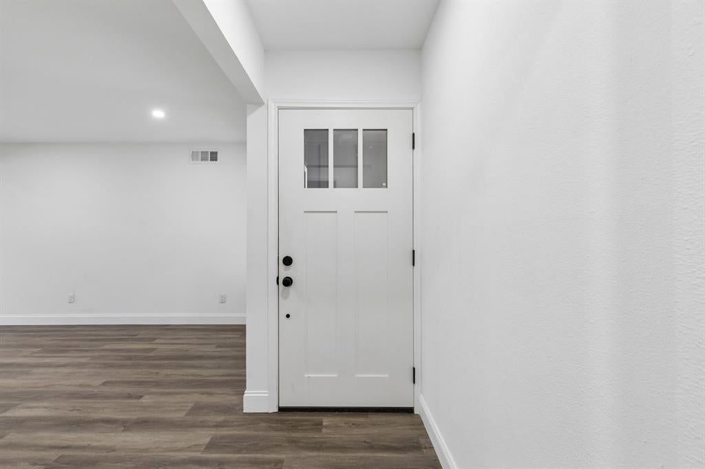8711 Hackney Lane