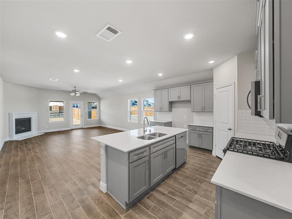 AnaCapri Phase 1A - Residential Lease