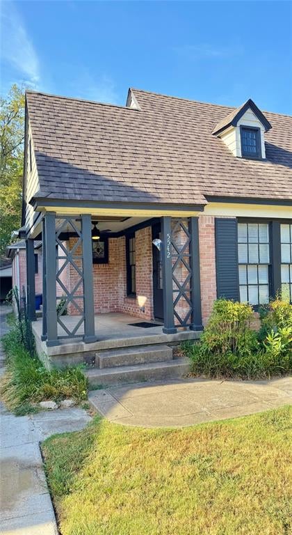 Photo of 5542 Longview Street, Dallas, TX 75206 (MLS # 21368311)