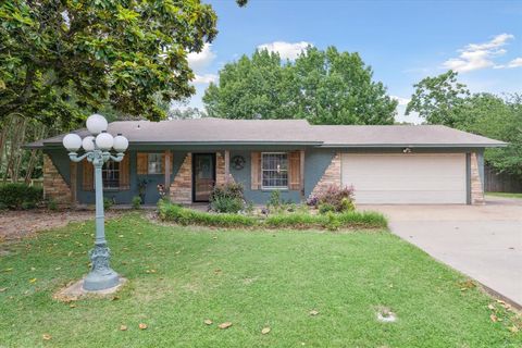 Photo of 507 Cedar Street, Edgewood, TX 75117 (MLS # 20948790)