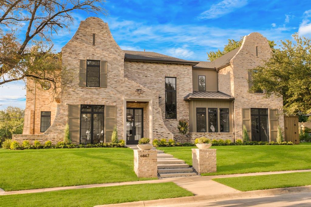 6847 Lakeshore Drive
