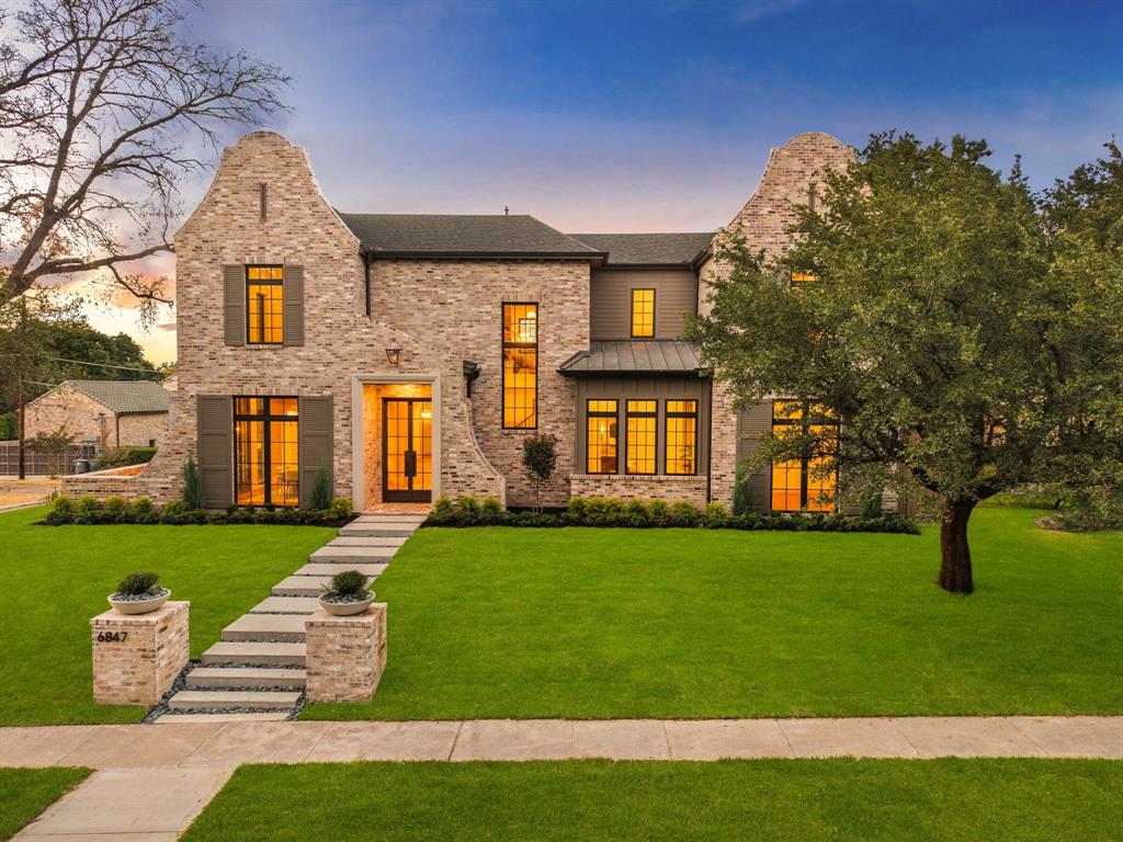 6847 Lakeshore Drive