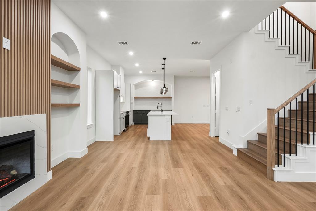 Parks & Freedman Spgs Ave - Residential