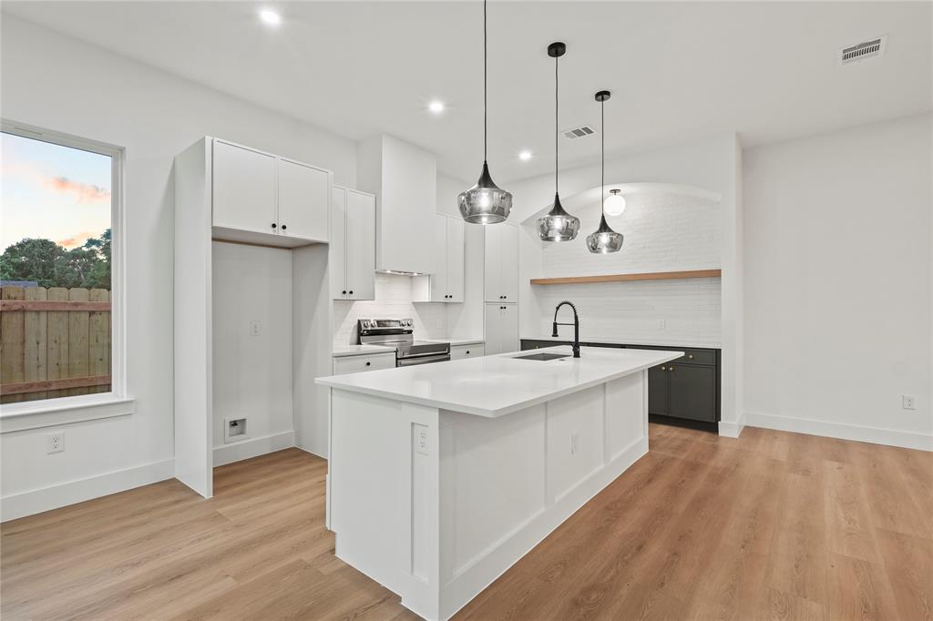 Parks & Freedman Spgs Ave - Residential